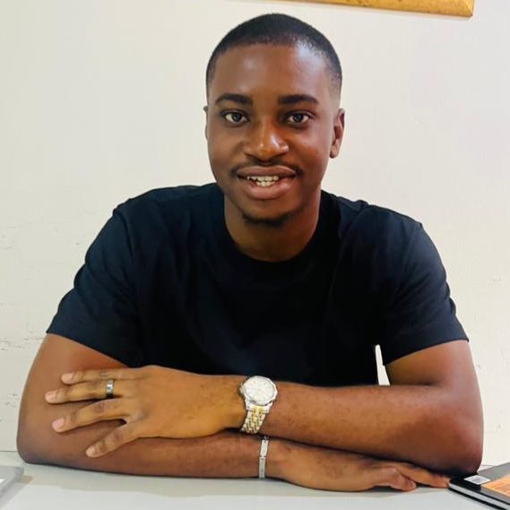 Image of the Handsome Noir Blanc Team Lead